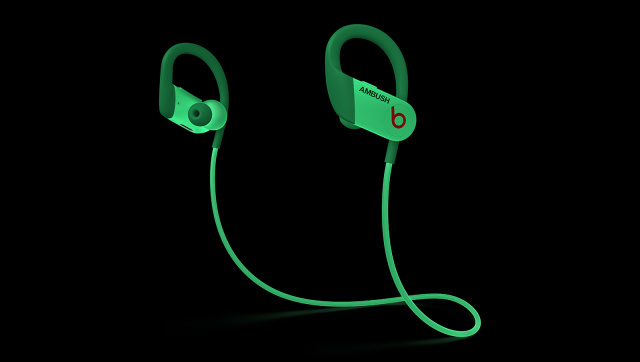 Beats推出了运动型Powerbeats耳塞的夜光版