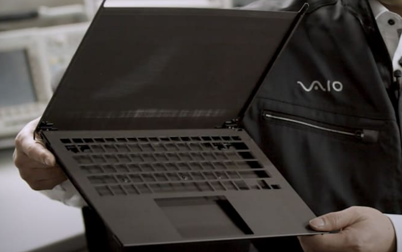 VAIO Z是一款昂贵的笔记本电脑 具有“3D模制”碳纤维机身(1)